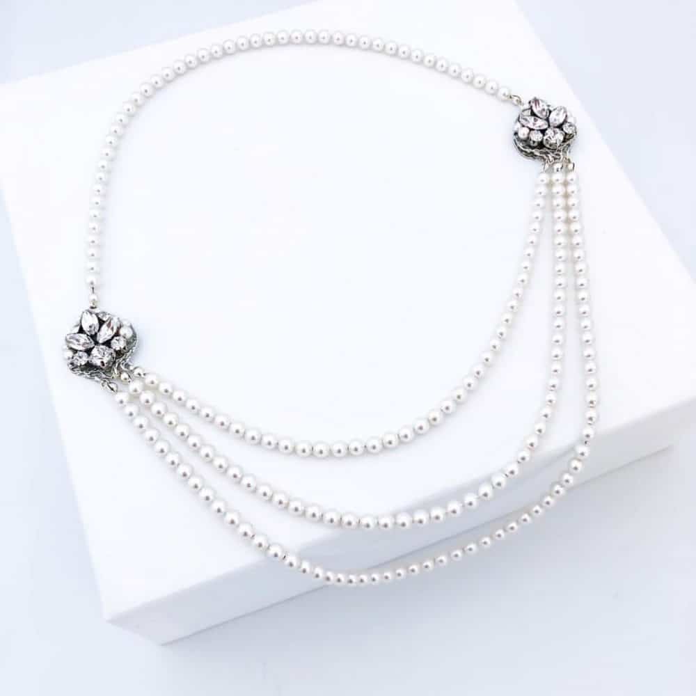 necklast to compliment wedding gown