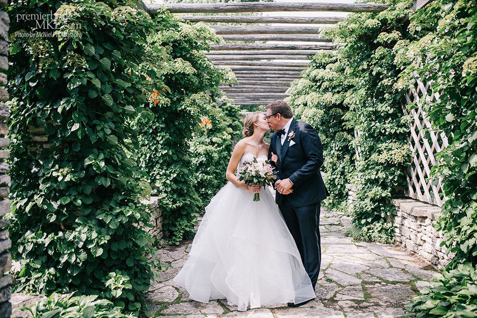 Anna & Jacob’s Elegant Wedding at the Red Circle Inn