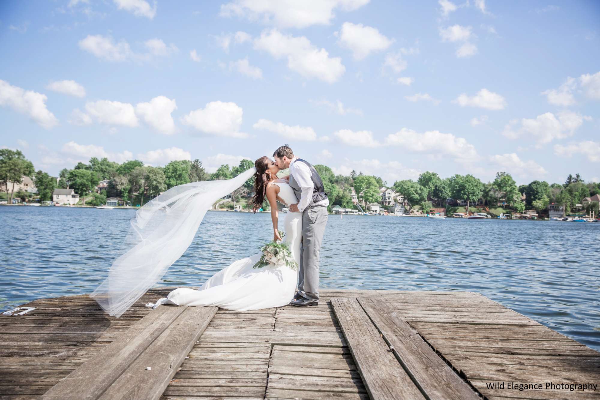 Okauchee Lake Wedding Venue Spotlight: Golden Mast Inn