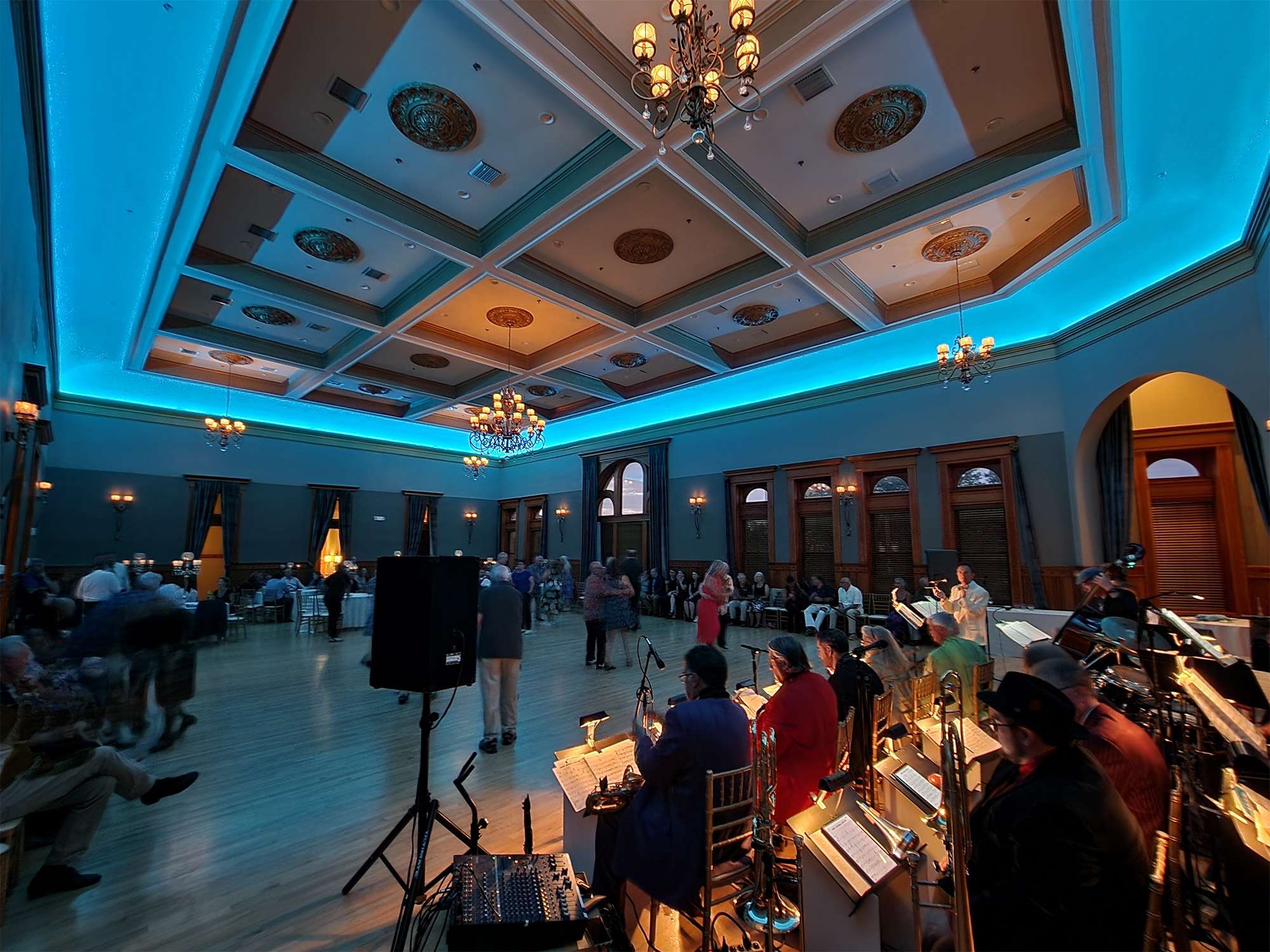 historic-courthouse-waukesha-weddings-07