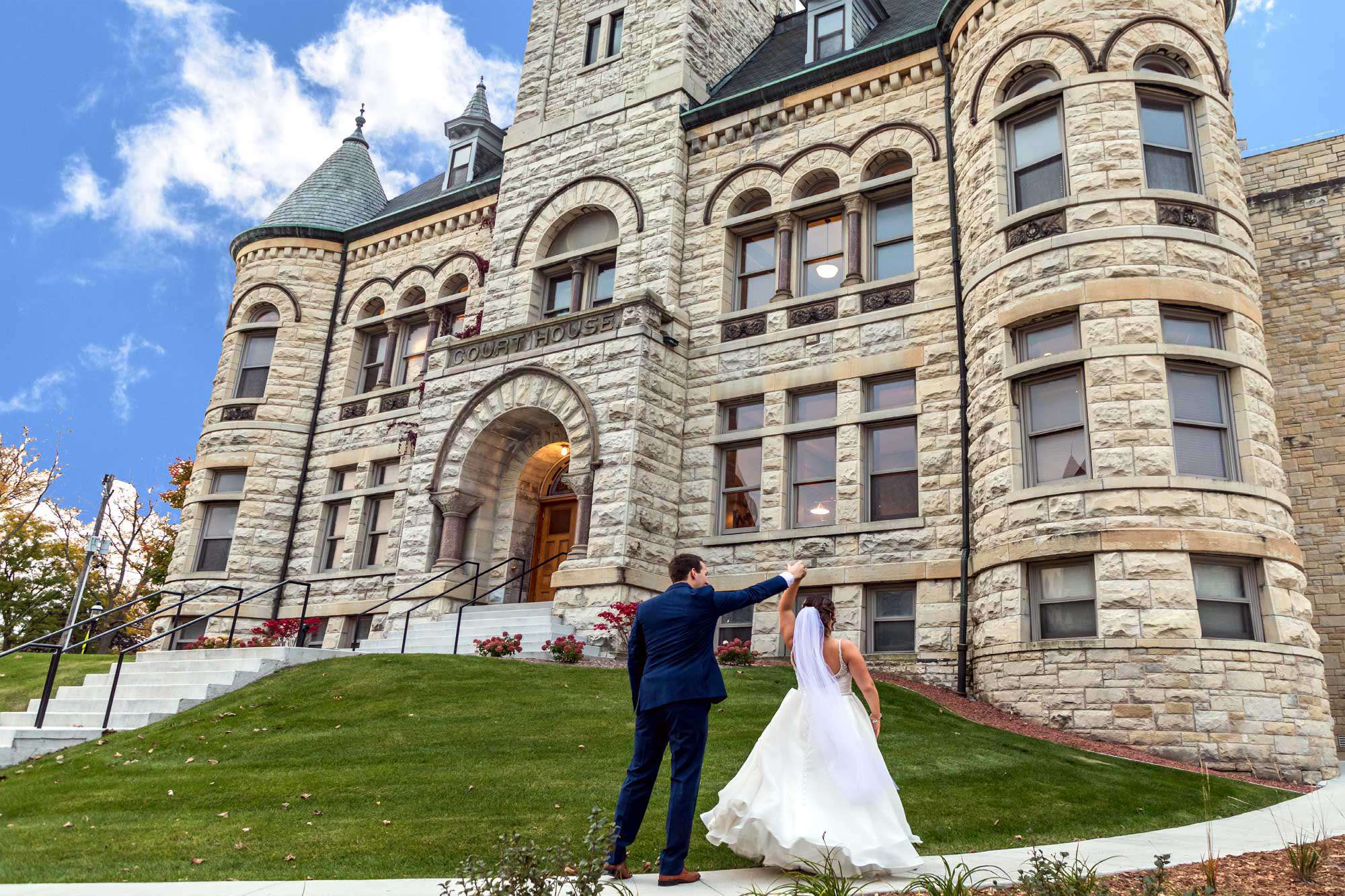 historic-courthouse-waukesha-weddings-08