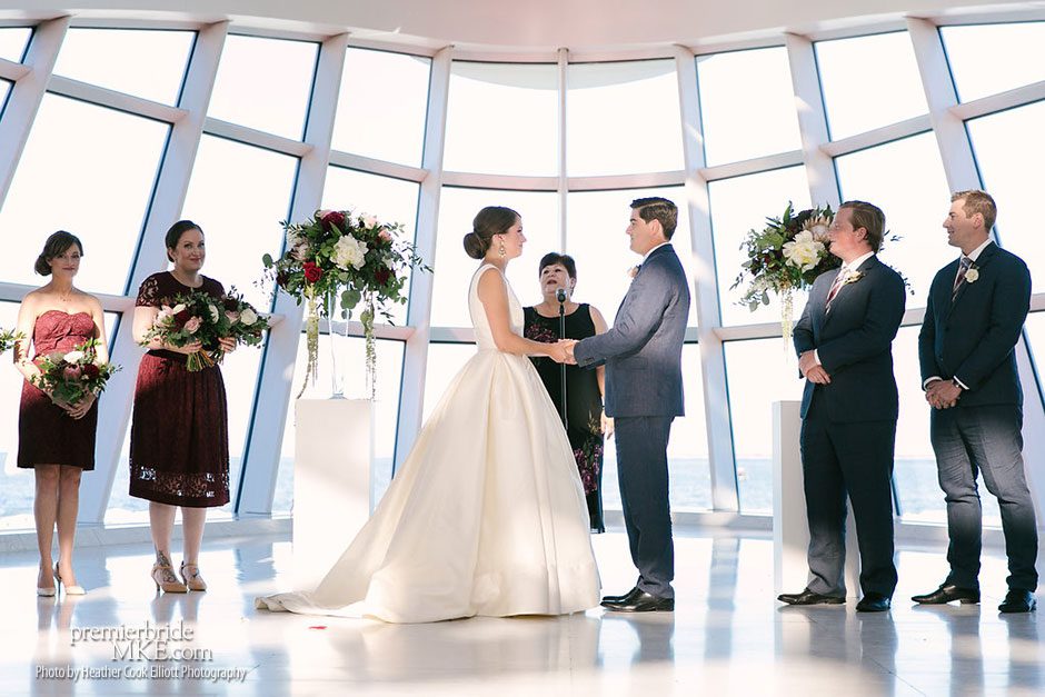 Jessica & Paul’s Beautiful, Bloom-Filled Wedding at the Milwaukee Art Museum