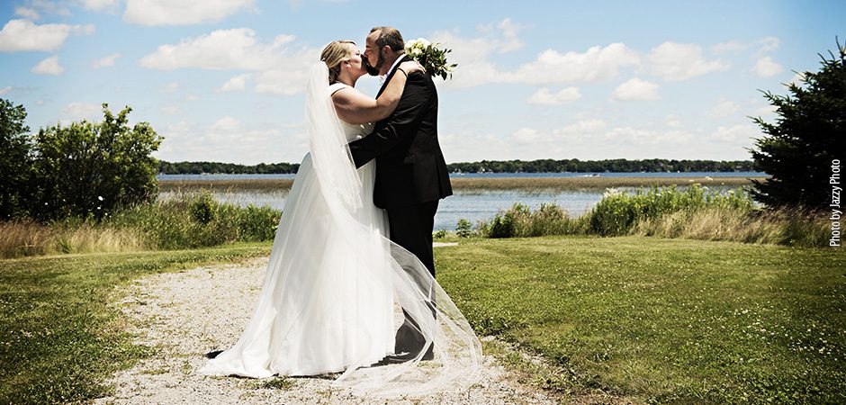 Melissa & Matt’s Elegant Birchwood Wedding at Windwood of Watertown