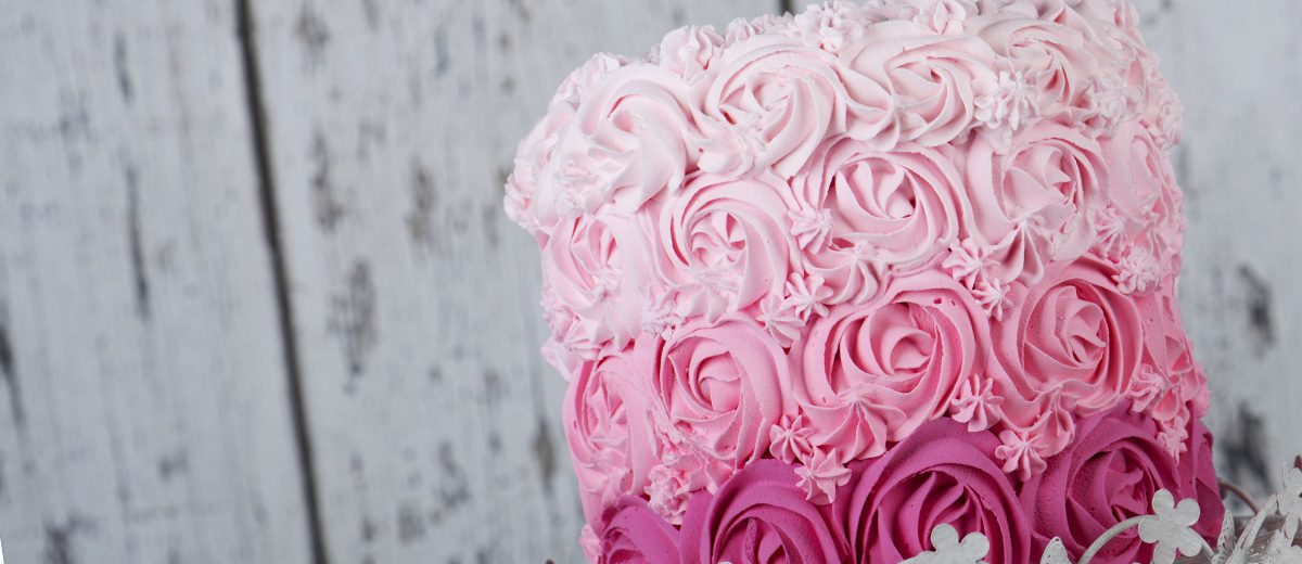 Trending: Ombre Frosted Cakes