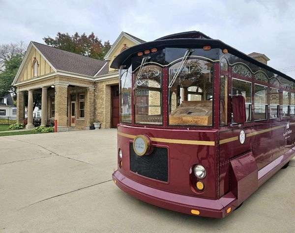 story-hill-firehouse-milwaukee-trolley-fun