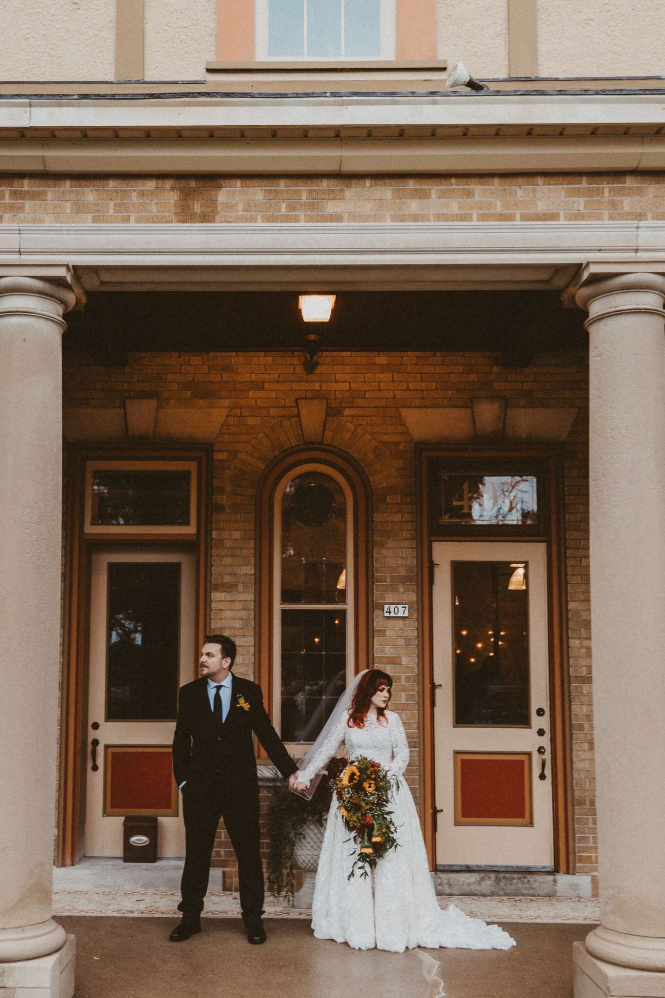 story-hill-firehouse-milwaukee-vintage-wedding