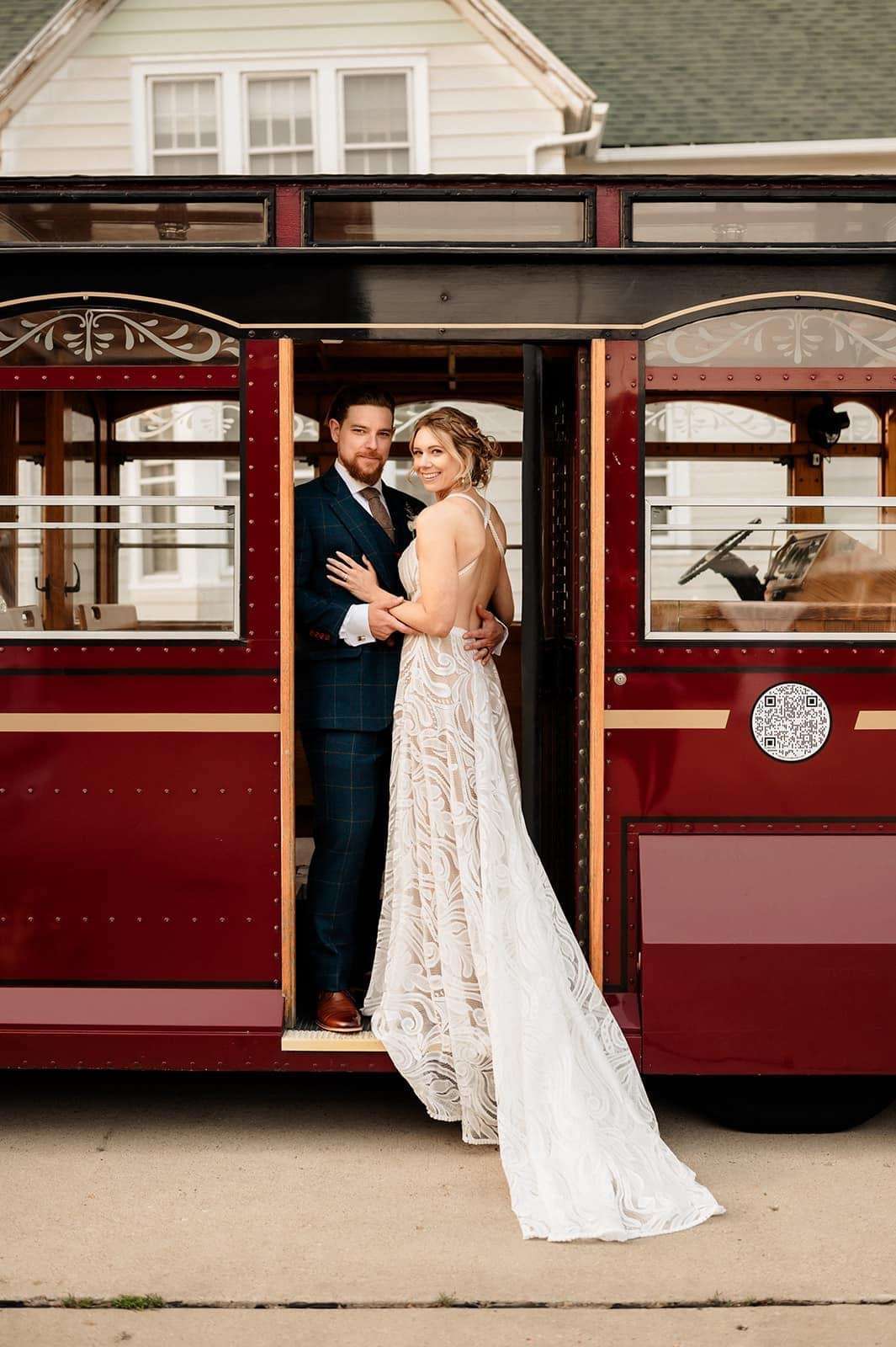 story-hill-firehouse-milwaukee-wedding-trolley