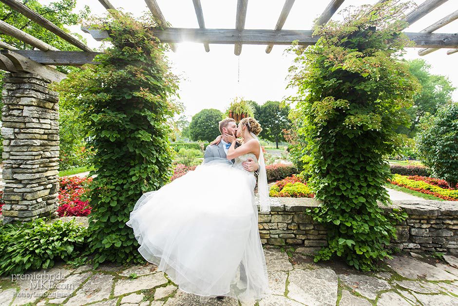 Taylor & Danny’s “A Small Love Story” Wedding at The Ingleside Hotel