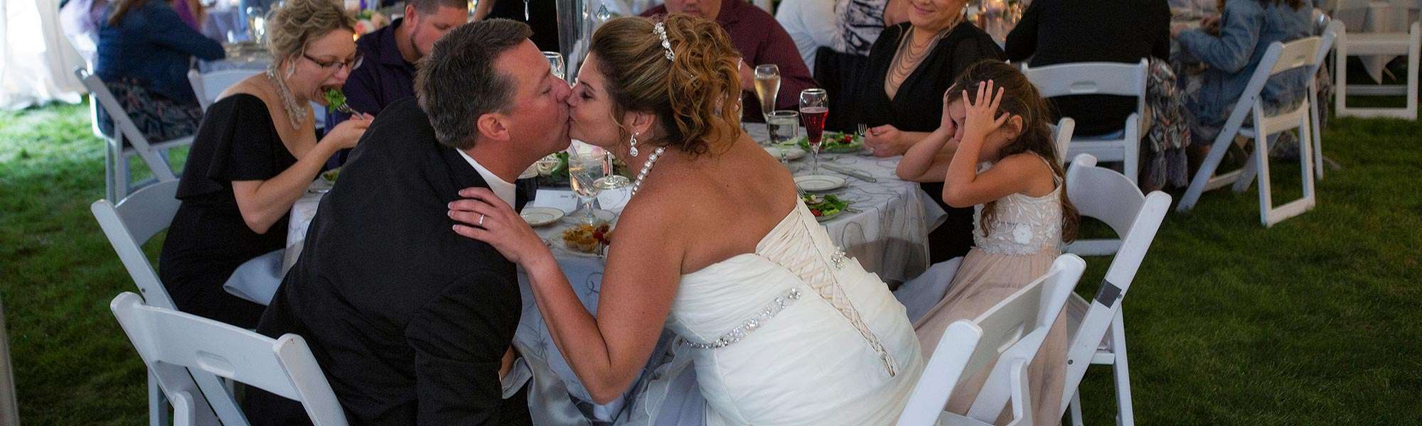 Jennifer & Brian’s Relaxed Wedding at Home in Hartland, Wisconsin