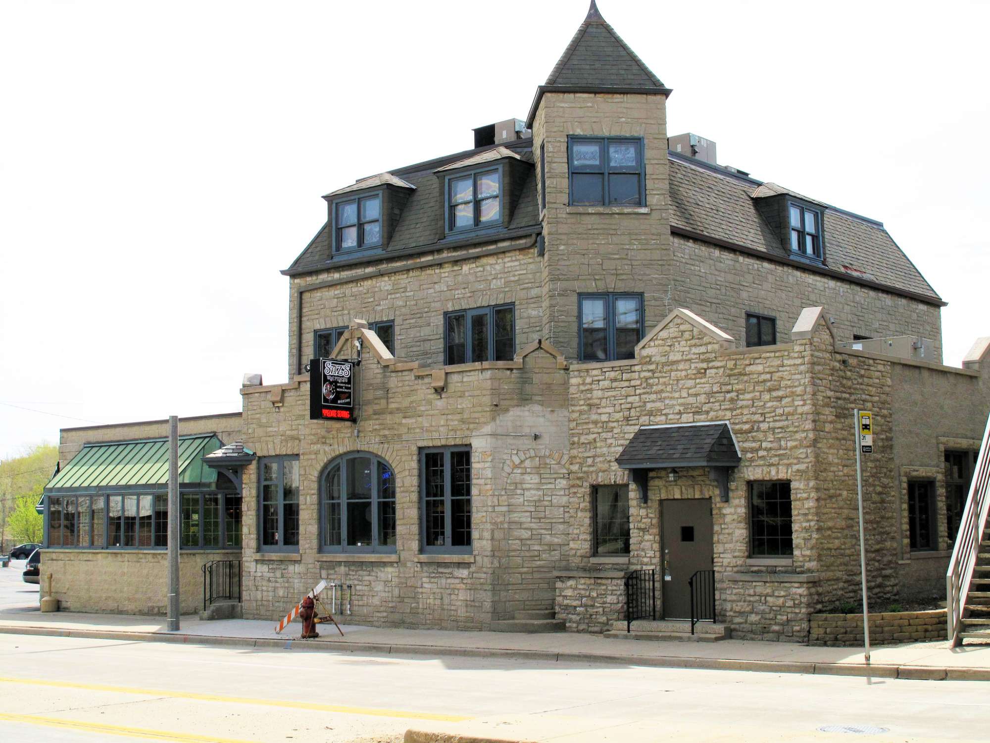 Milwaukee Wedding Venue Spotlight – Saz’s Hospitality Group