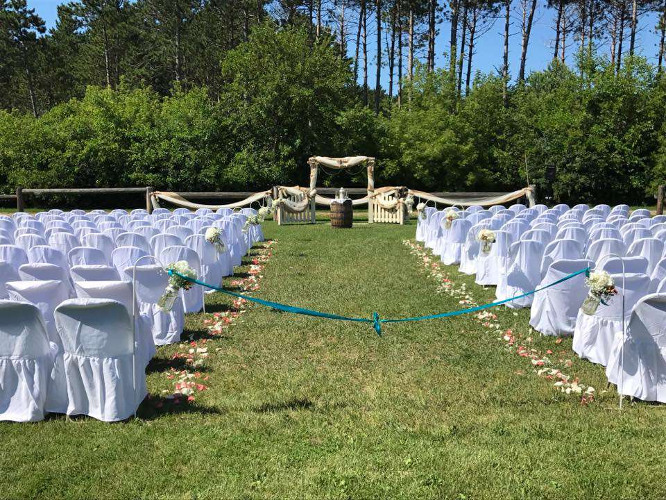Wedding Venue Spotlight-Kettle Moraine Ranch