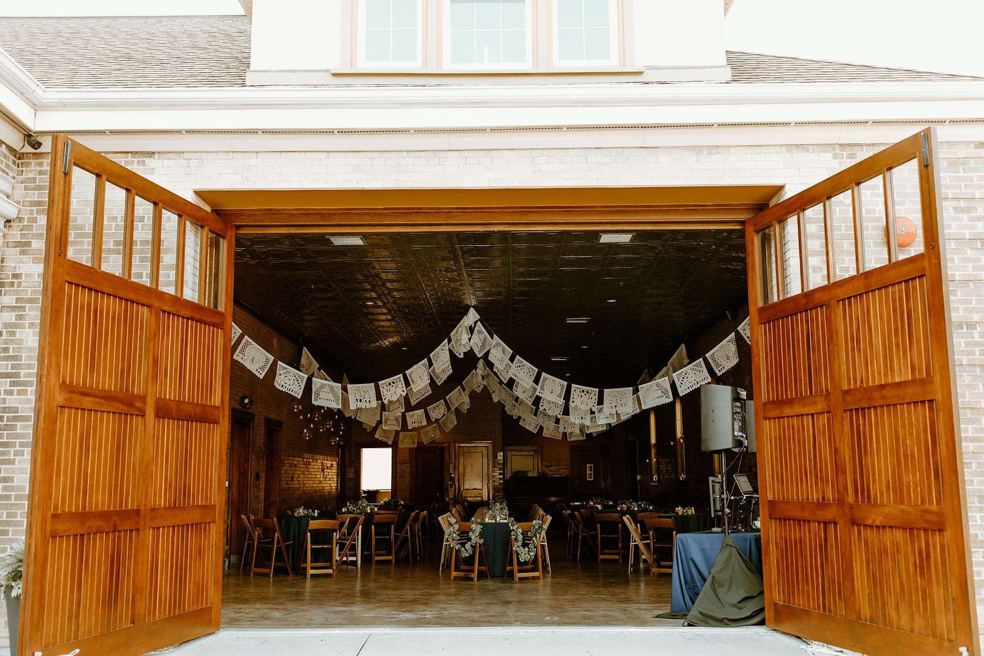 Milwaukee Wedding Venue Spotlight: Story Hill Firehouse