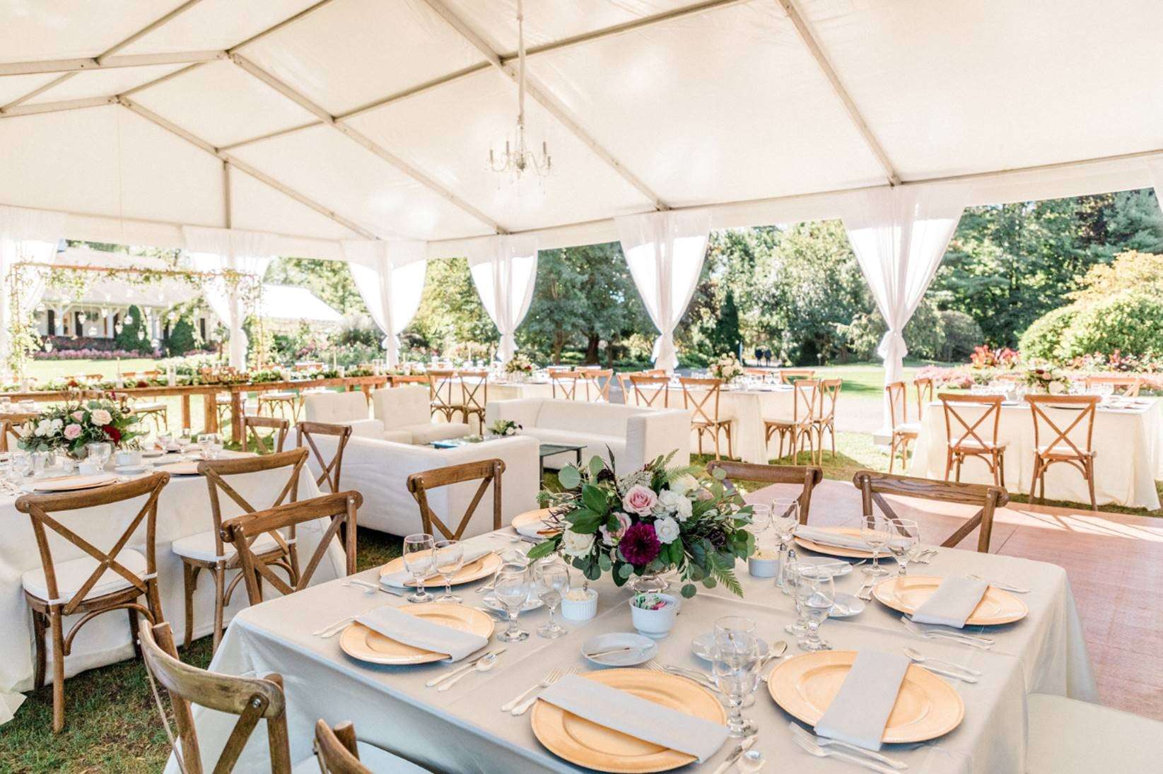 outdoor wedding by well dressed tables milwuakee