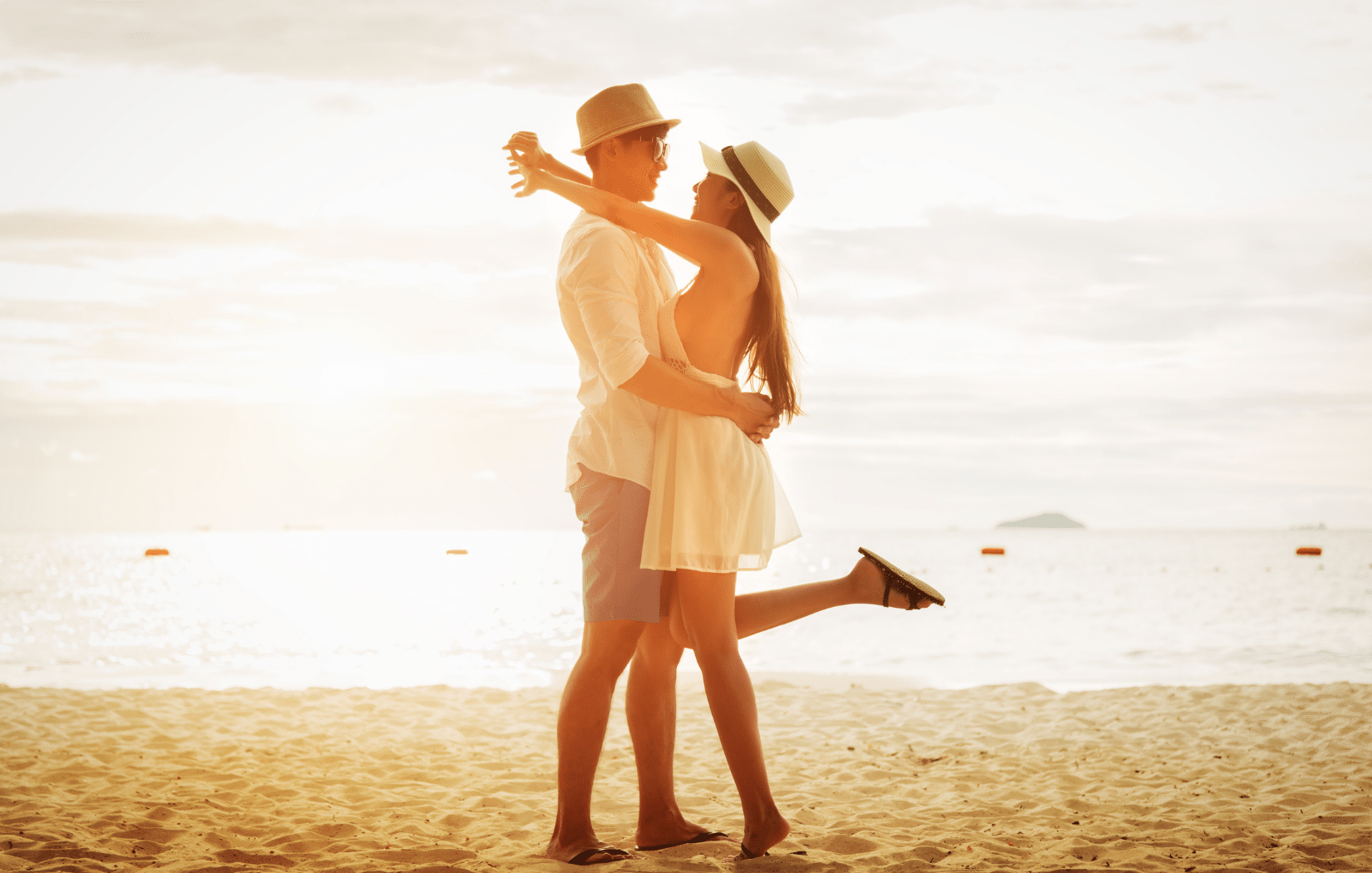 honeymoon-planning-with-a pro-6 Honeymoon couple on beach