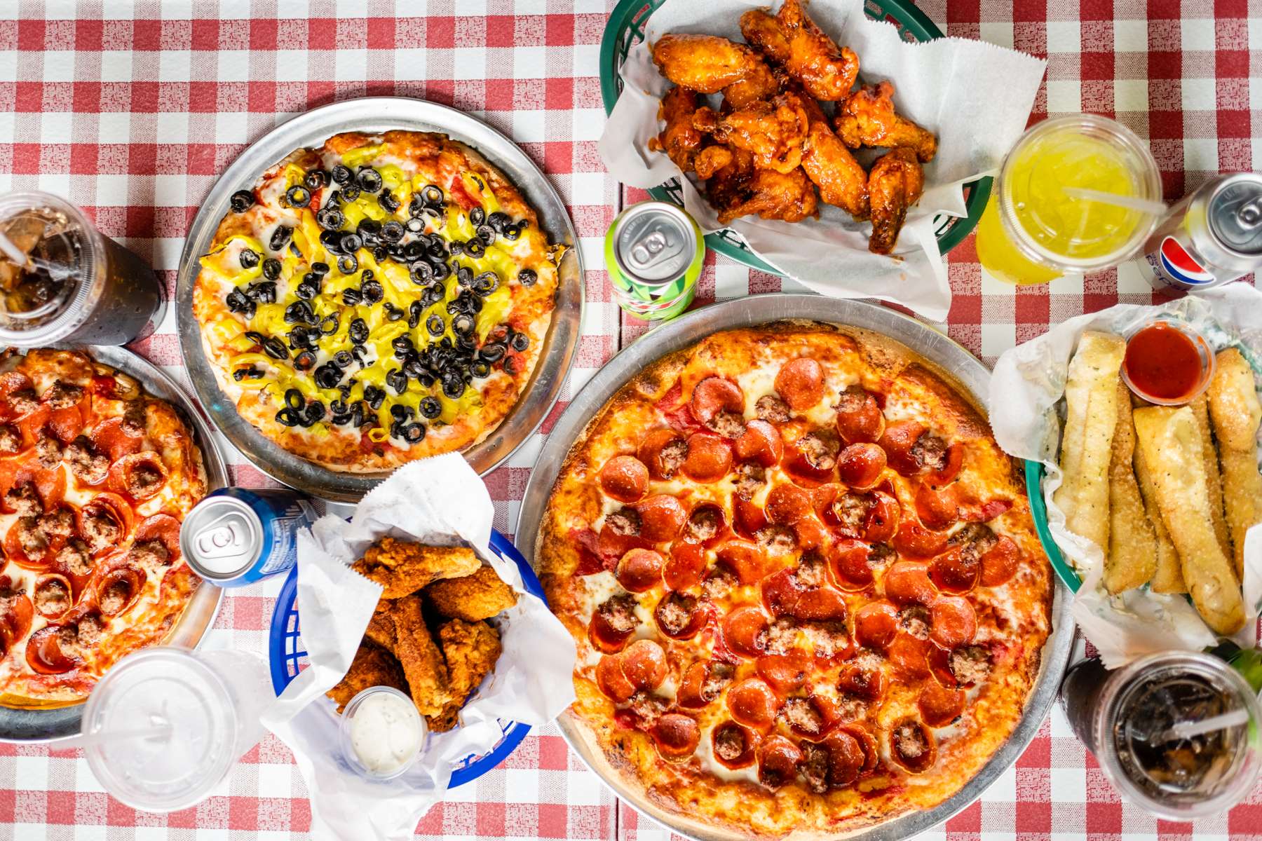 Milwaukee Wedding Caterer Spotlight: Pizza Shuttle