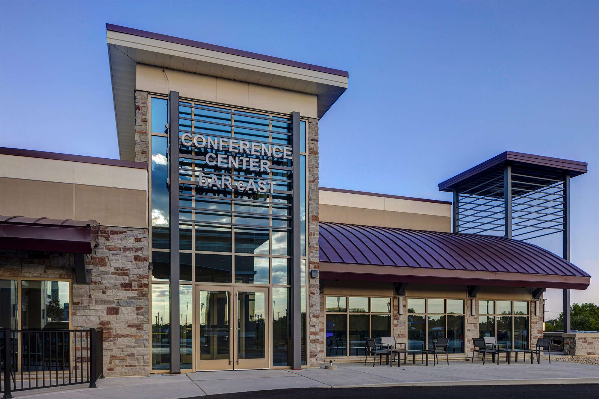 Milwaukee Wedding Venue Spotlight – Creekside Crossing Conference Center