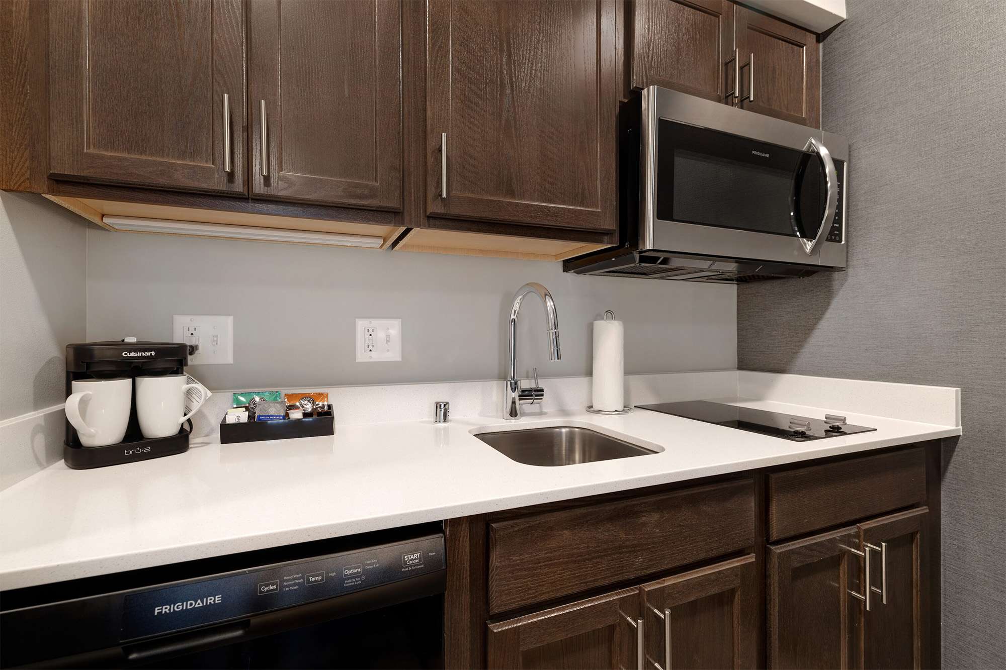 homewood-suites-oak-creek-kitchen