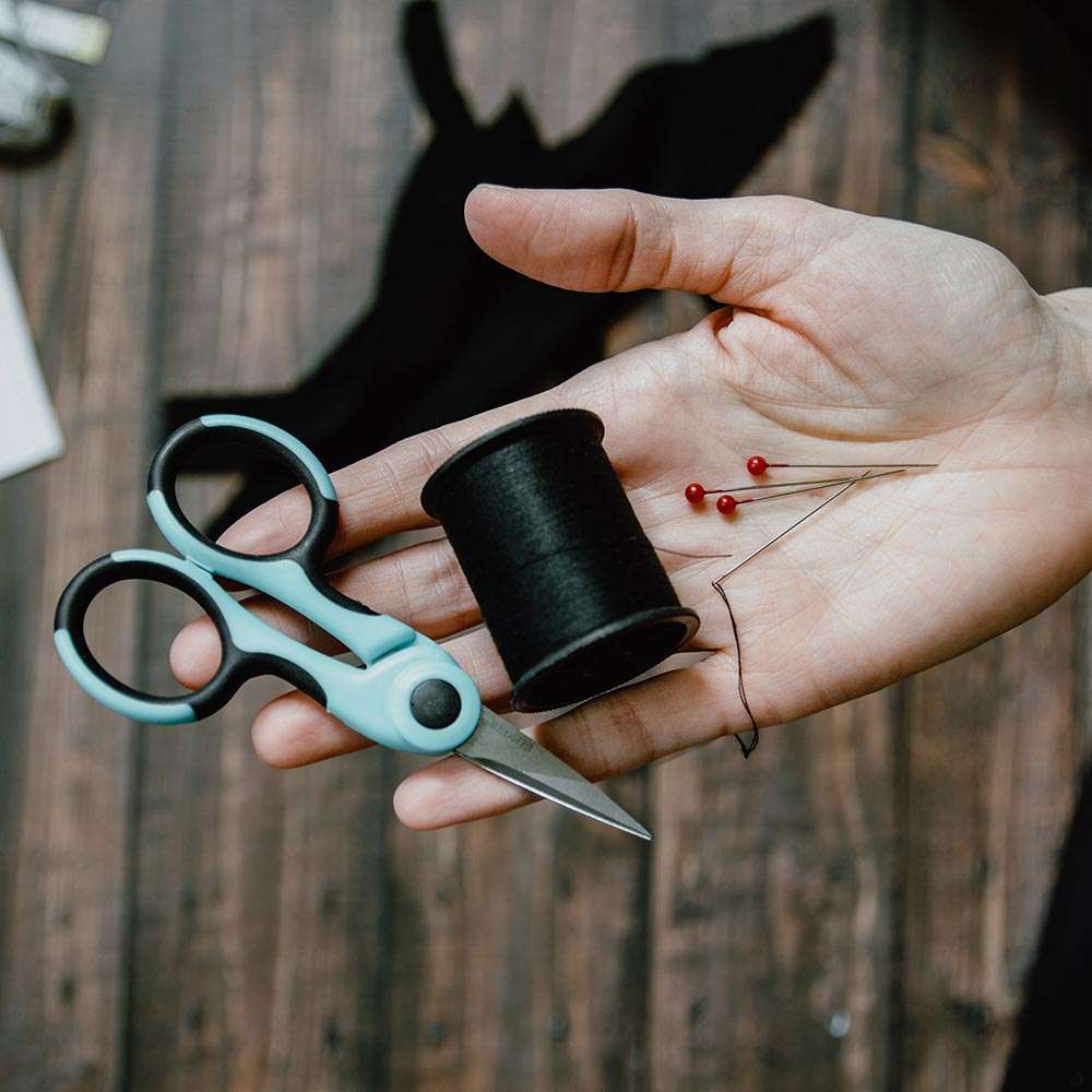 Sewing Kit by Kelly Sikkema on unsplash