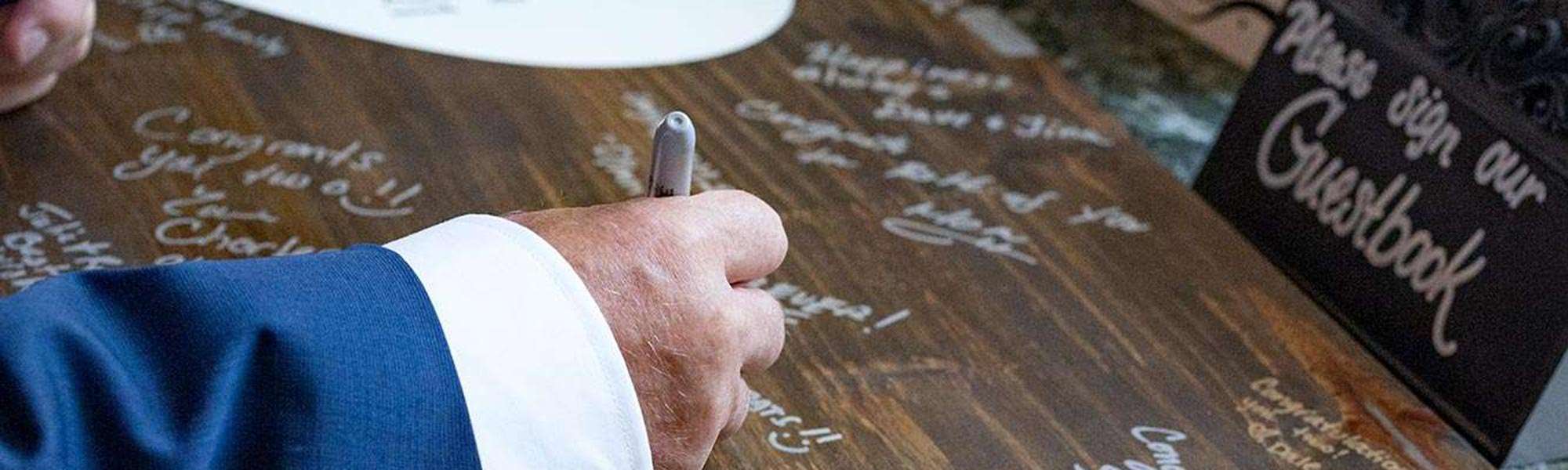 6 Great Wedding Guest Book Ideas