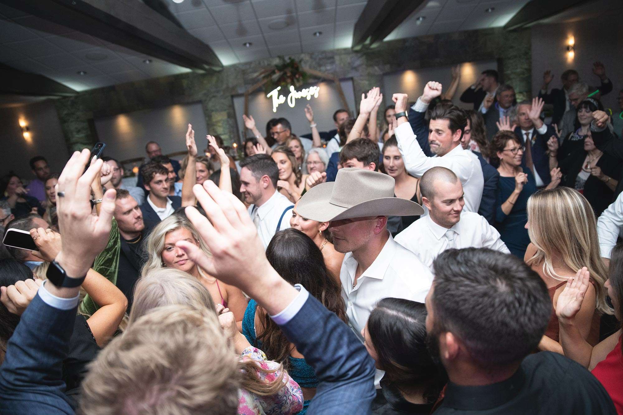 Wisconsin Wedding Vendor Spotlight – DJ Felix Entertainment