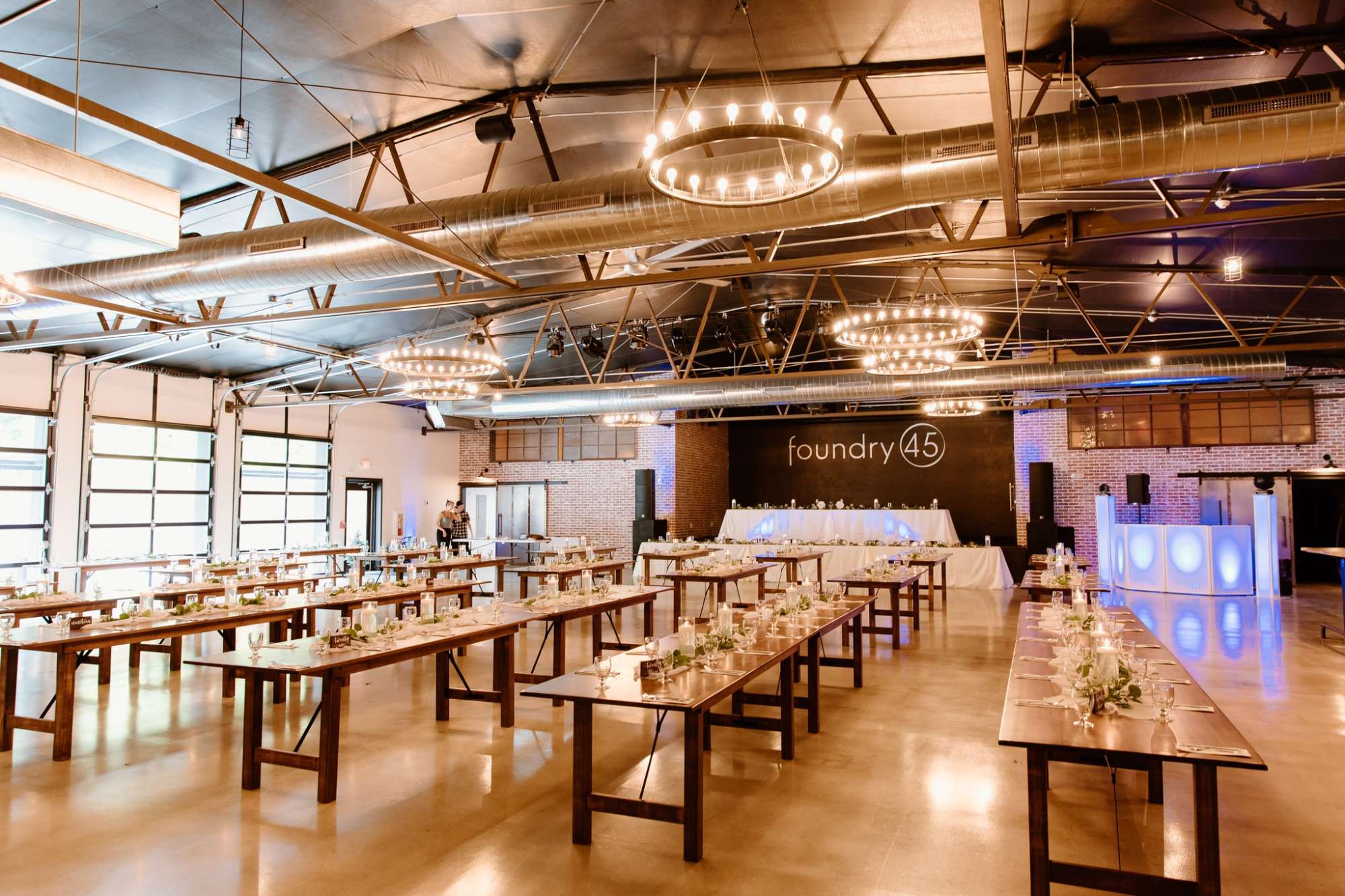 Wisconsin Wedding Venue Spotlight – Foundry 45
