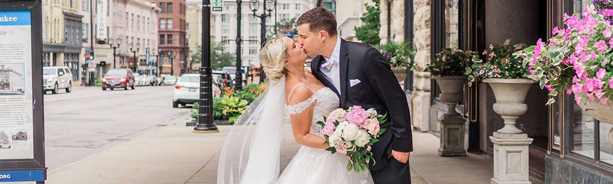 Milwaukee Wedding at The Pfister Hotel