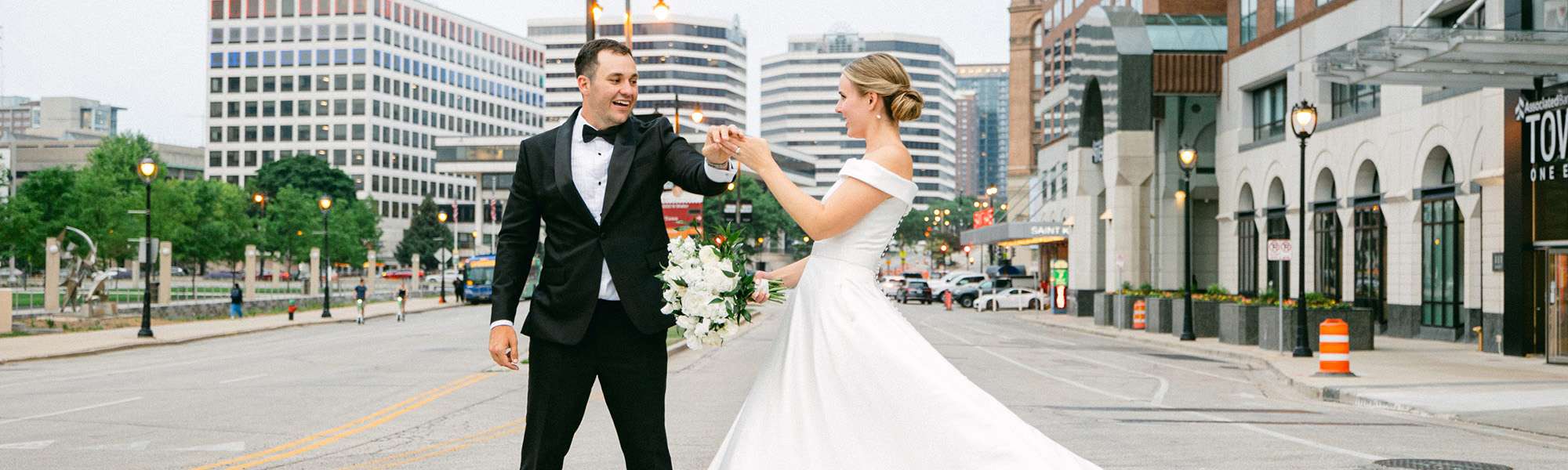 Milwaukee Wedding at Saint Kate – The Arts Hotel