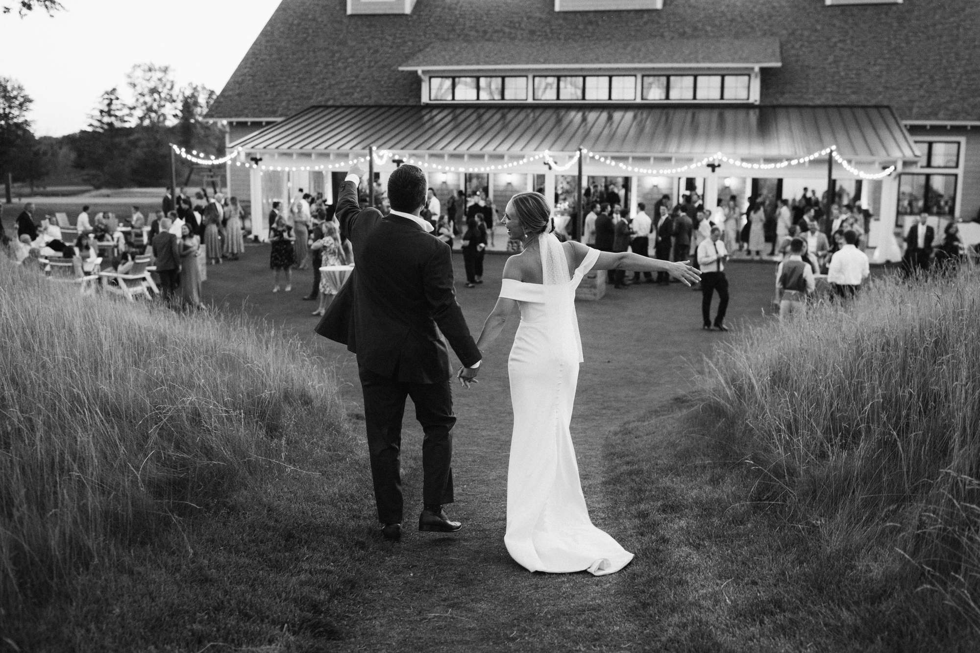 Beautiful bulb lighting and effects by David Charles Production set the tone at the Carriage House at Lac La Belle.