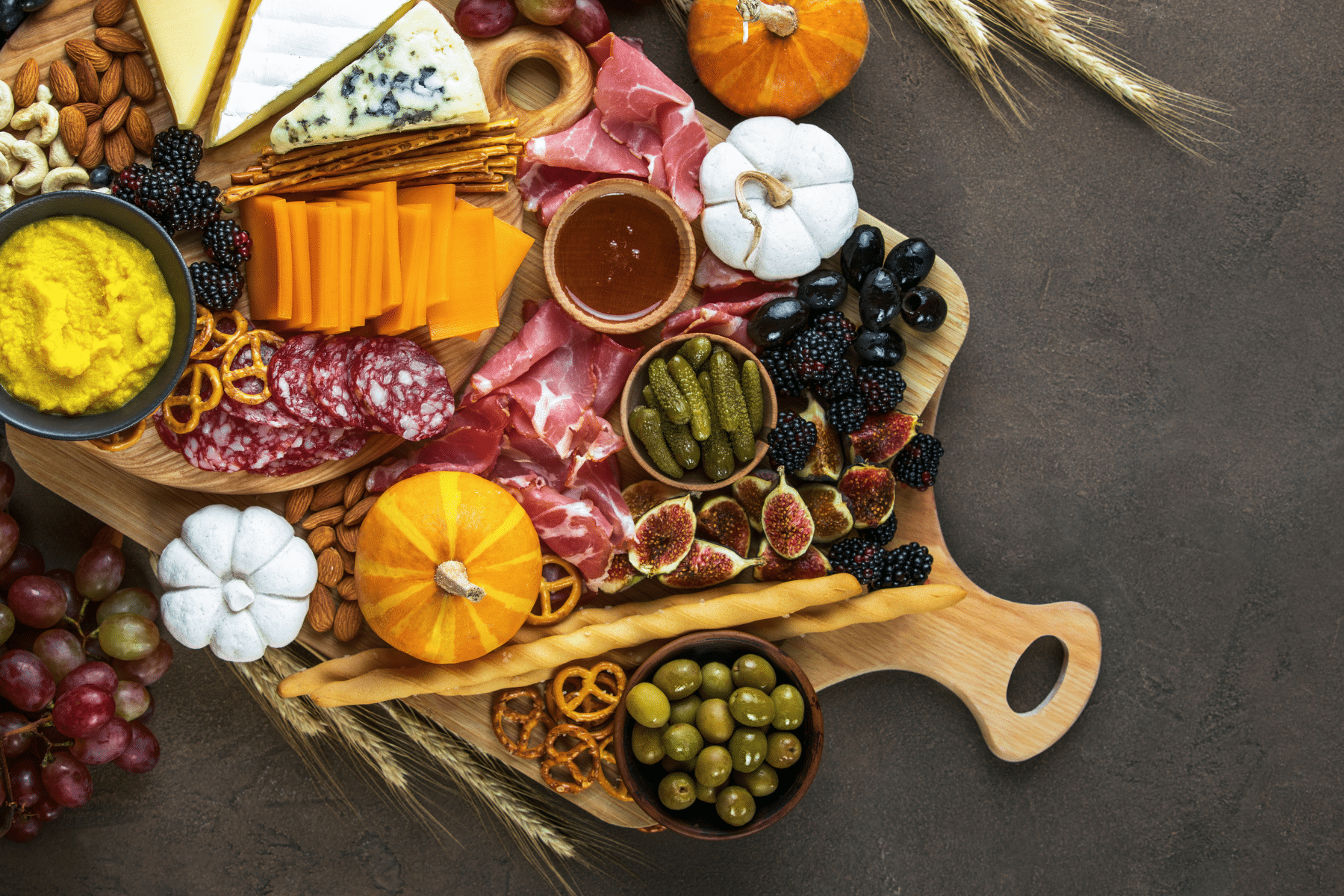 Wisconsin Wedding Food Truck and Charcuterie Table Vendors