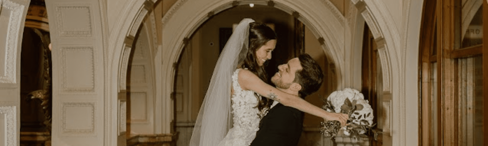 Elegant Downtown Milwaukee Wedding at VUE Inside Hyatt Regency