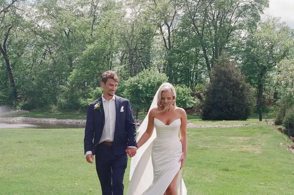 An Elegant Oconomowoc Lake Country Wedding Under a Crystal-Clear Tent