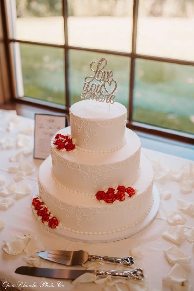 Sweet Perfections Bakery in Waukesha, WI can add touches like berries for pops of color on your wedding cake!