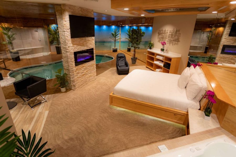 PARADISE SWIMMING POOL SUITE at Sybaris Mequon,WI