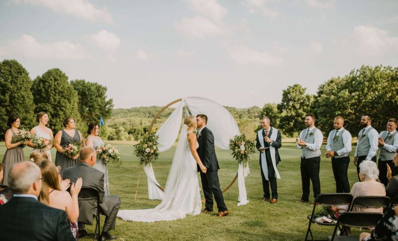 Western Lakes Golf Course outdoor ceremony with circular arch
